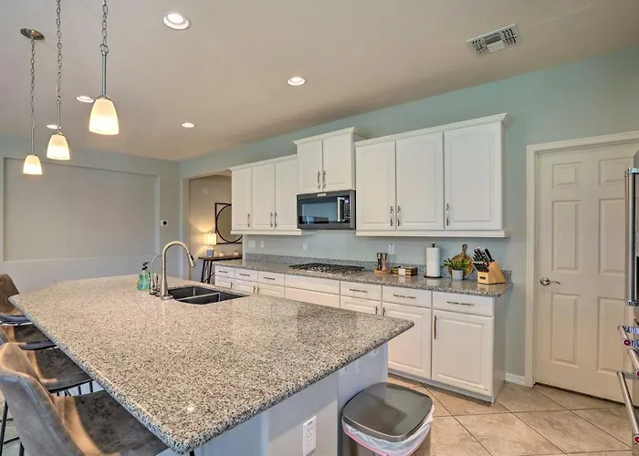 Summer Specials! Snowbird Escape W/ Pool Holiday home