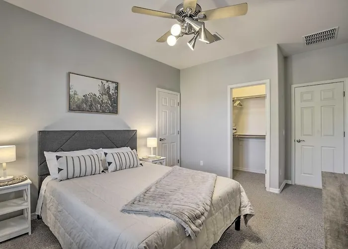Summer Specials! Snowbird Escape W/ Pool Holiday home *
