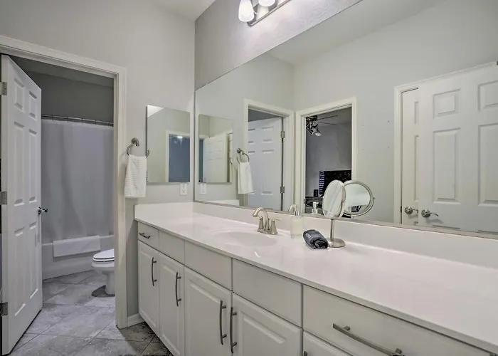 Holiday home Summer Specials! Snowbird Escape W/ Pool Surprise